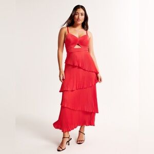 The A&F Giselle Pleated Tiered Maxi Dress in Red - Medium Tall